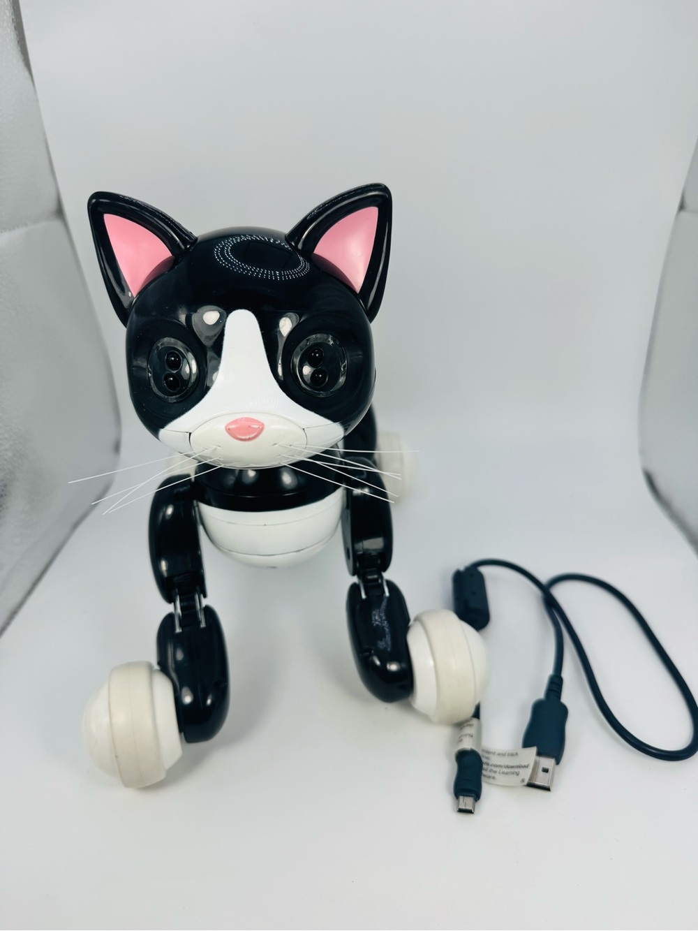 Zoomer Kitty Black and White Tuxedo Robotic Toy Cat - No tail W/charger READ!!